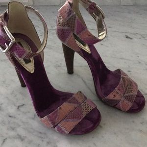 *WOW!*BEAUTIFUL Dolce &Gabbana Purple high heels👠